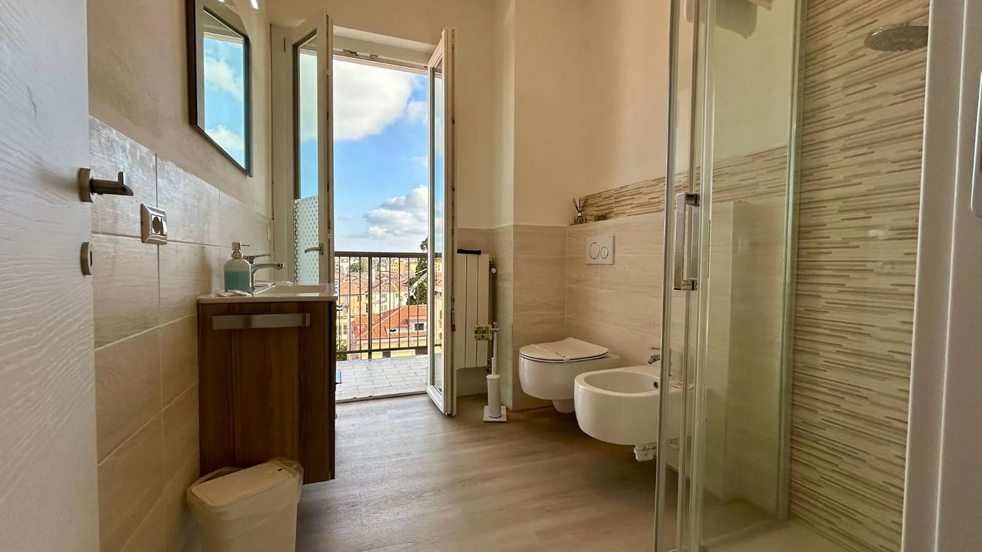 Kibilu - Luxury Penthouse City Center Varèse Italie