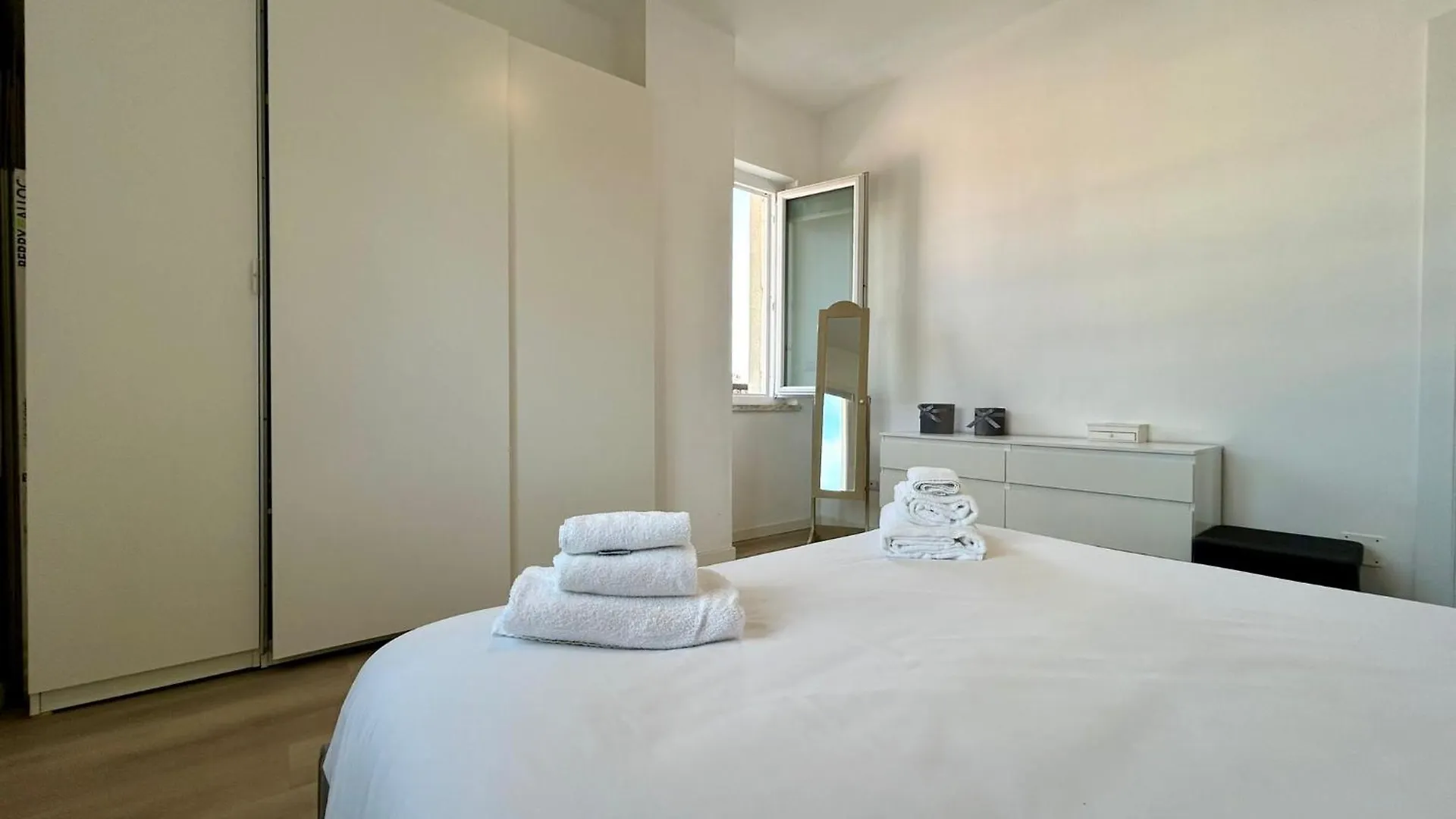 Kibilu - Luxury Penthouse City Center Varèse 0*,